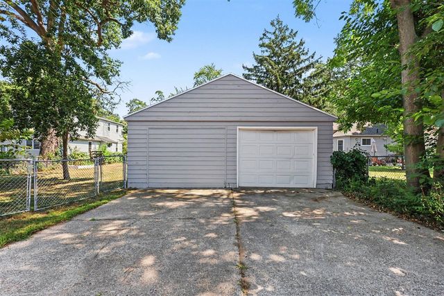 2067 Addison Street, Muskegon, MI 49441