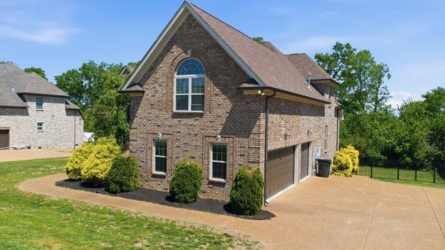316 Ironwood Cir, Gallatin, TN 37066