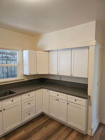 1425 N Normandie Avenue, Los Angeles, CA 90027