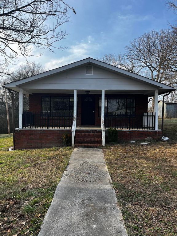 1007 Diamond Avenue, Bridgeport, AL 35740
