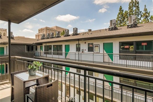 262 N Los Robles, Pasadena, CA 91101