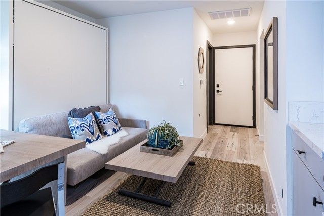 262 N Los Robles, Pasadena, CA 91101