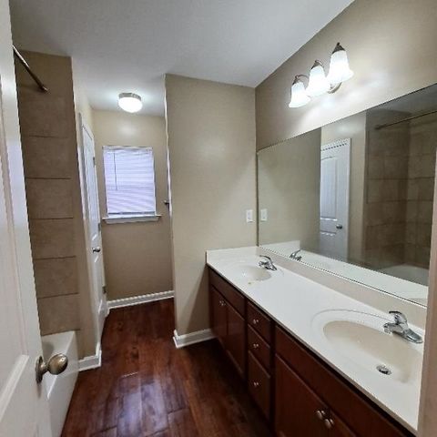 4744 WATERFRONT OAK DR, Memphis, TN 38128