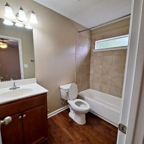 4744 WATERFRONT OAK DR, Memphis, TN 38128