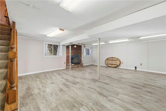 2724 Queen Ridge Drive, Independence, MO 64055