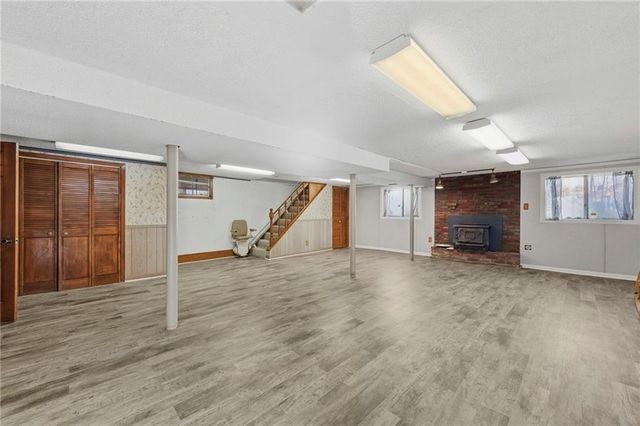 2724 Queen Ridge Drive, Independence, MO 64055