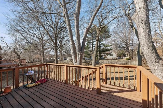 2724 Queen Ridge Drive, Independence, MO 64055