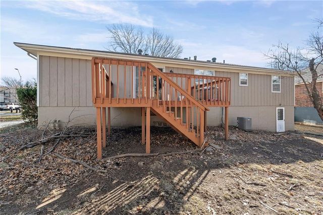 2724 Queen Ridge Drive, Independence, MO 64055