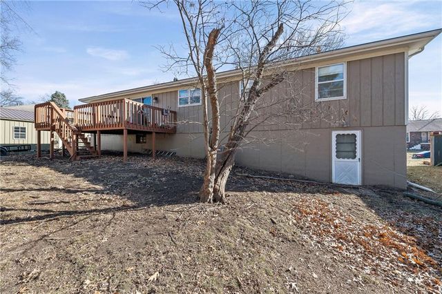 2724 Queen Ridge Drive, Independence, MO 64055