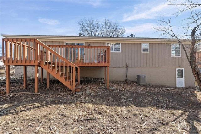 2724 Queen Ridge Drive, Independence, MO 64055