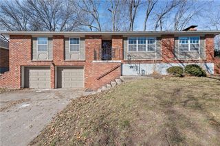 2724 Queen Ridge Drive, Independence, MO 64055
