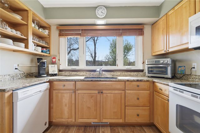3929 Nancy Jane Lane, Cedar Rapids, IA 52402