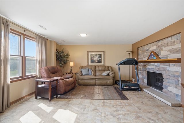3929 Nancy Jane Lane, Cedar Rapids, IA 52402