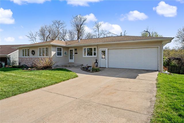 3929 Nancy Jane Lane, Cedar Rapids, IA 52402