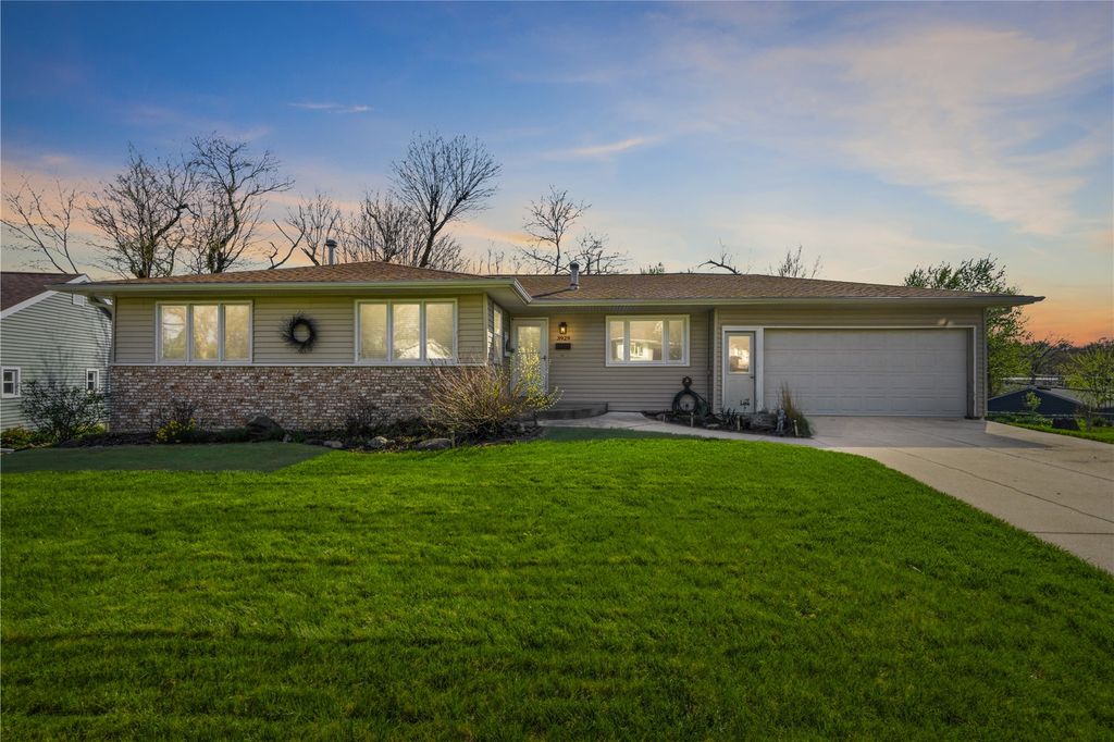 3929 Nancy Jane Lane, Cedar Rapids, IA 52402