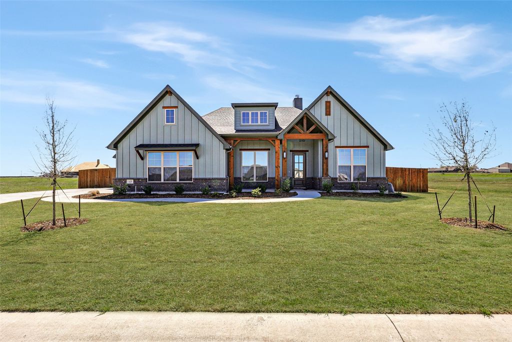 125 Mikasi Street, Godley, TX 76044