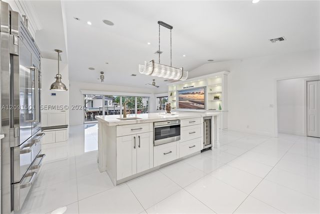 11360 W Teach Rd, Palm Beach Gardens, FL 33410