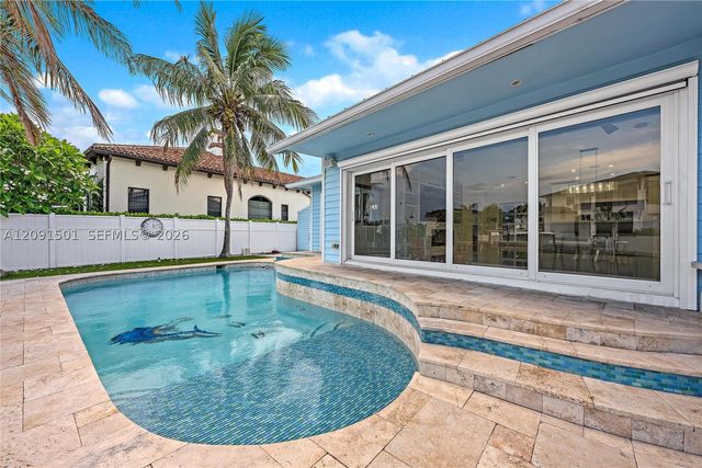 11360 W Teach Rd, Palm Beach Gardens, FL 33410