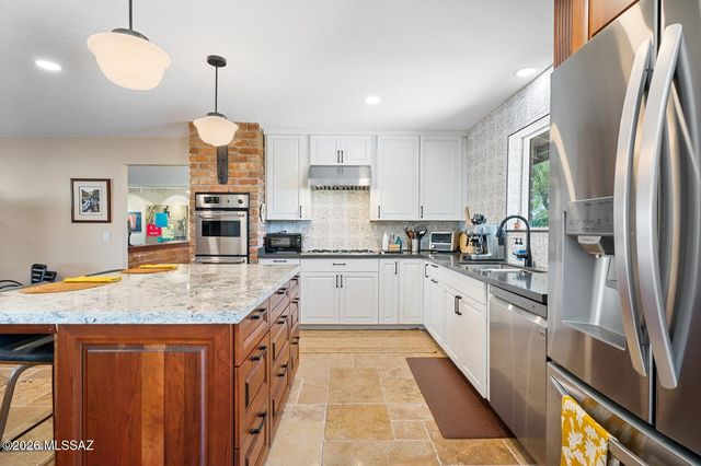 4045 N Camino De Lupo, Tucson, AZ 85718