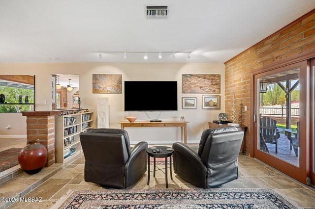 4045 N Camino De Lupo, Tucson, AZ 85718