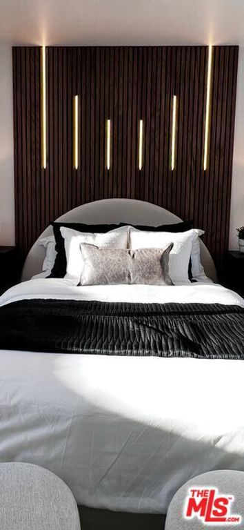 Image 3 of property listing at 889 Francisco Street 1001, Los Angeles, CA 90017