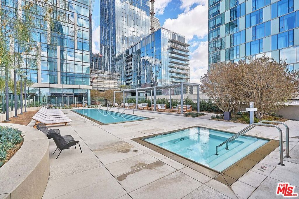 Image 35 of property listing at 889 Francisco Street 1001, Los Angeles, CA 90017