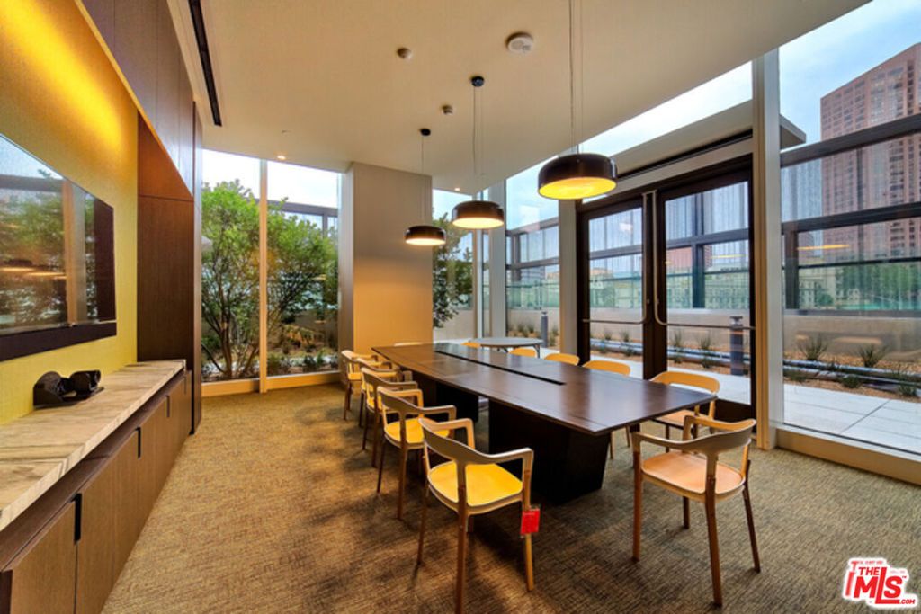 Image 67 of property listing at 889 Francisco Street 1001, Los Angeles, CA 90017