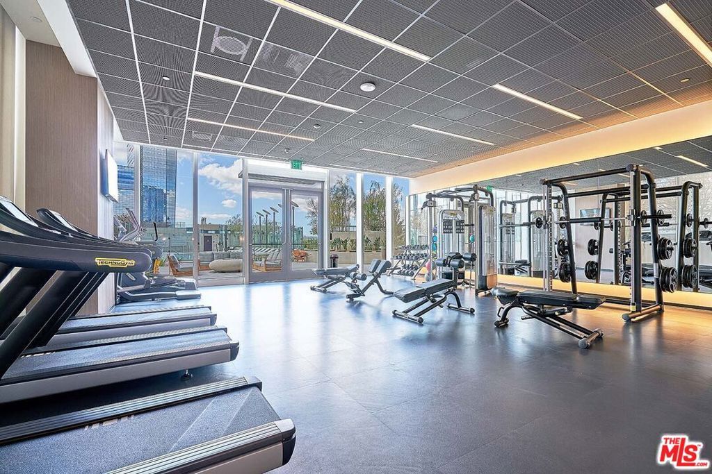 Image 74 of property listing at 889 Francisco Street 1001, Los Angeles, CA 90017