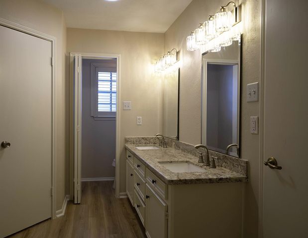 372 Oak Hill Drive, Huntsville, TX 77340