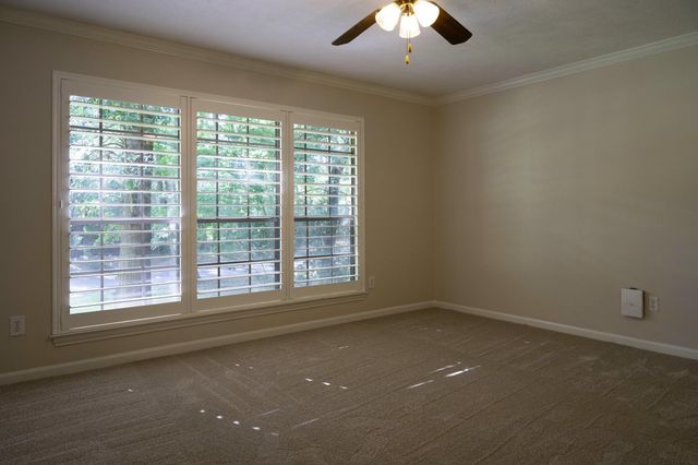 372 Oak Hill Drive, Huntsville, TX 77340