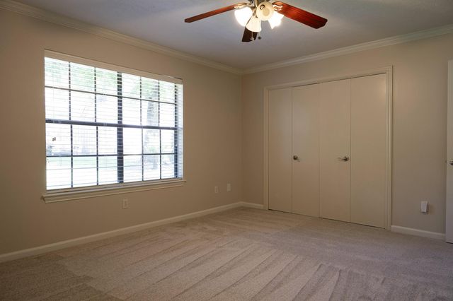 372 Oak Hill Drive, Huntsville, TX 77340