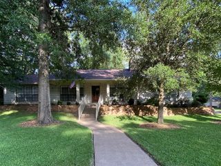 372 Oak Hill Drive, Huntsville, TX 77340