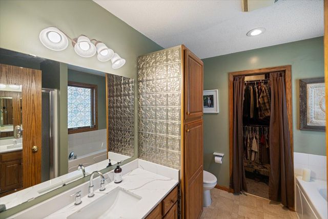 2300 Pepper Ridge Lane, Northfield, MN 55057