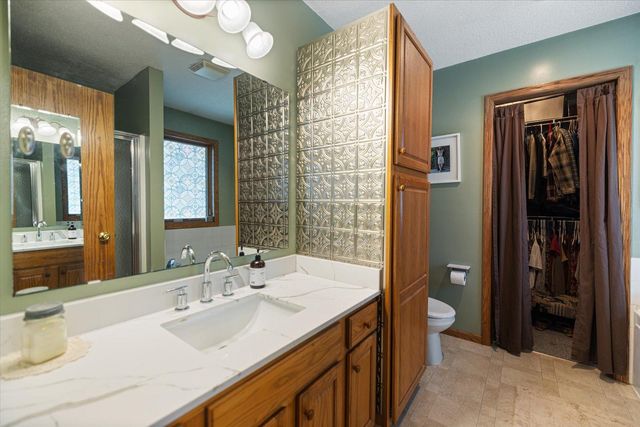 2300 Pepper Ridge Lane, Northfield, MN 55057