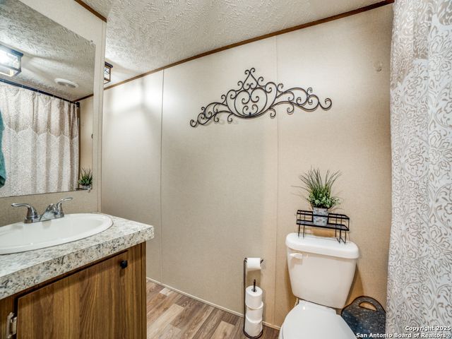 626 Pr 1512, Bandera, TX 78003