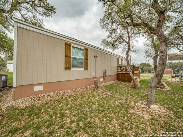 626 Pr 1512, Bandera, TX 78003