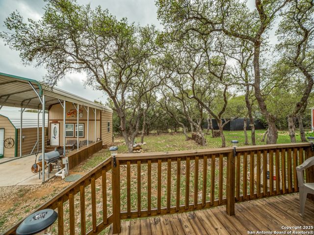 626 Pr 1512, Bandera, TX 78003