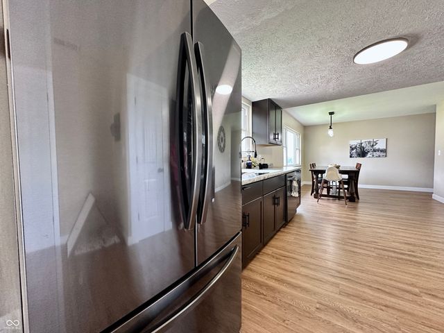 1535 E Shore Drive, Martinsville, IN 46151