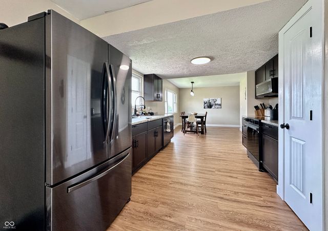 1535 E Shore Drive, Martinsville, IN 46151