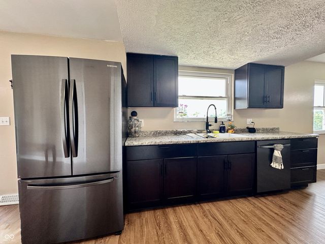 1535 E Shore Drive, Martinsville, IN 46151