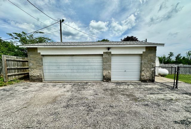 1535 E Shore Drive, Martinsville, IN 46151