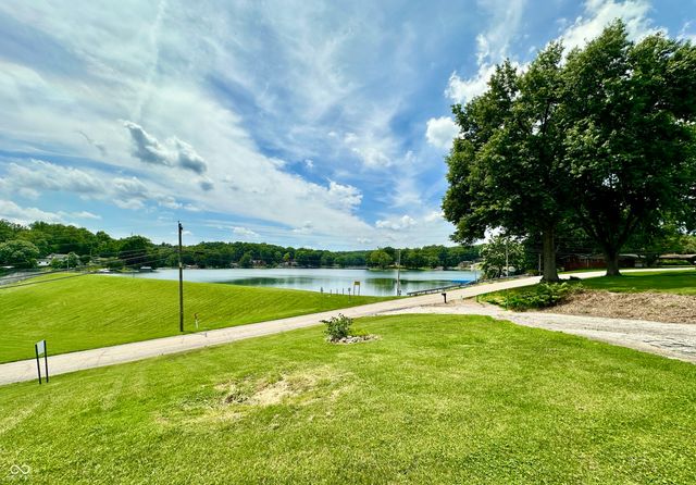 1535 E Shore Drive, Martinsville, IN 46151
