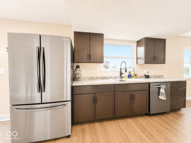 1535 E Shore Drive, Martinsville, IN 46151