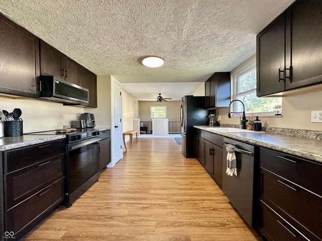 1535 E Shore Drive, Martinsville, IN 46151