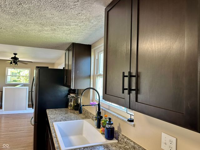 1535 E Shore Drive, Martinsville, IN 46151