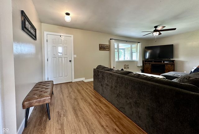 1535 E Shore Drive, Martinsville, IN 46151