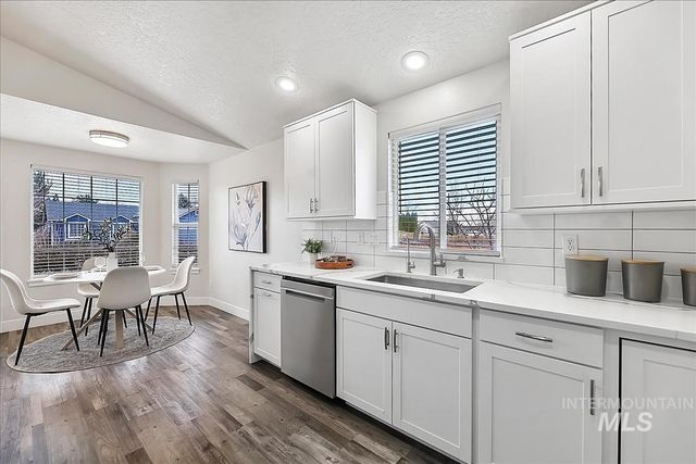 1211 W Hawaii Ave, Nampa, ID 83686