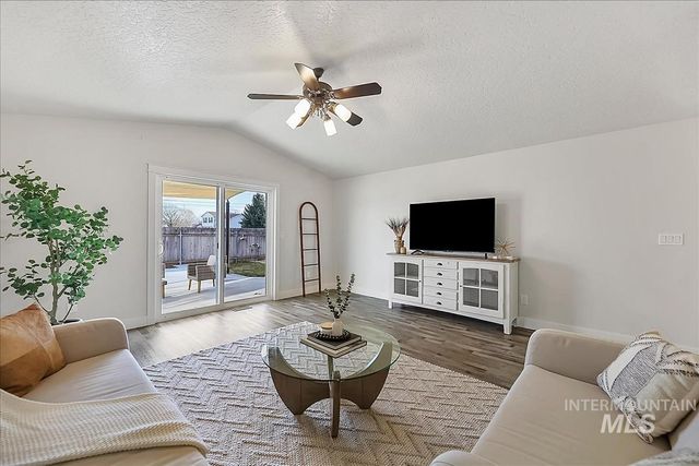 1211 W Hawaii Ave, Nampa, ID 83686