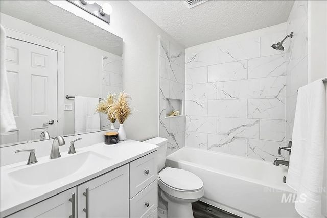 1211 W Hawaii Ave, Nampa, ID 83686