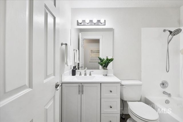 1211 W Hawaii Ave, Nampa, ID 83686